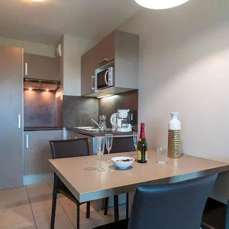 Appartement Les Thermes 404 - Appt Proche Avec Piscine Partagee Concarneau